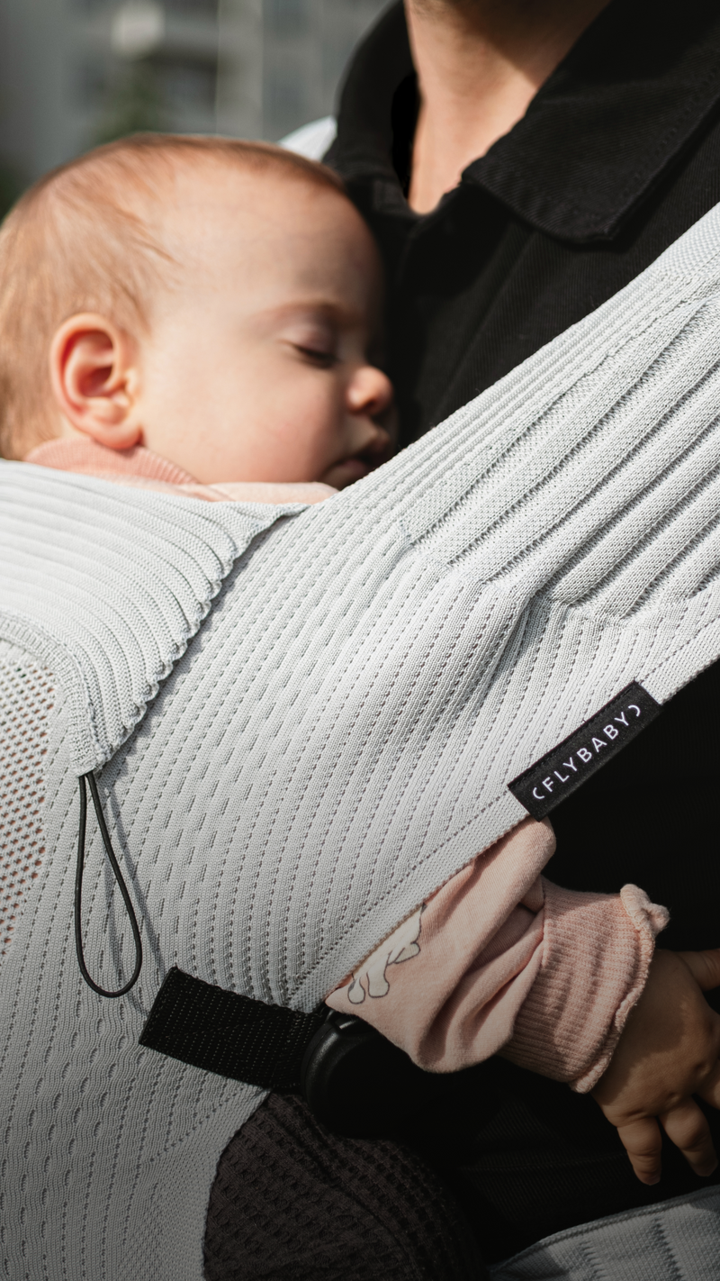 So beruhigst du dein Baby in der Babytrage